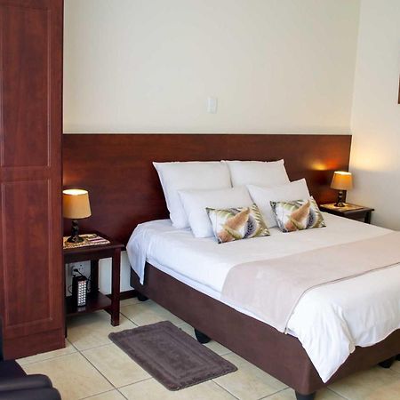 Amohela Guesthouse Midrand Bilik gambar